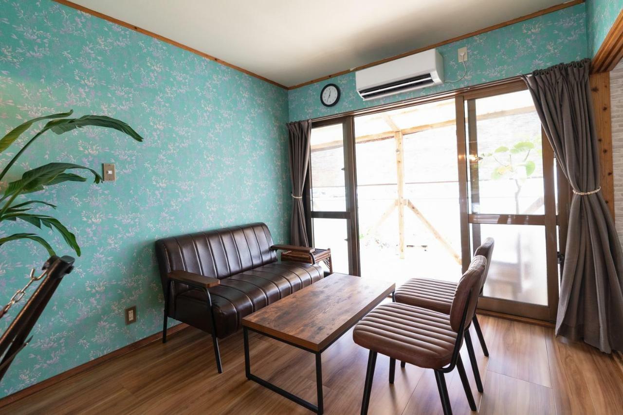 沖縄古民家お宿ななつぼし Okinawa Traditional House Nanatsuboshi Naha Esterno foto