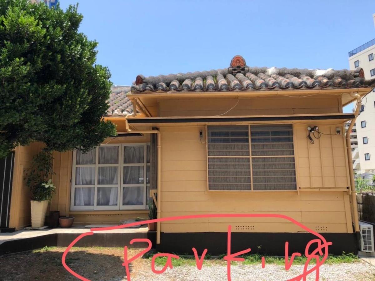 沖縄古民家お宿ななつぼし Okinawa Traditional House Nanatsuboshi Naha Esterno foto